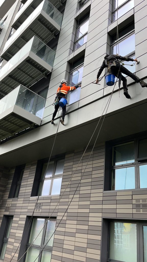 rope access window clean